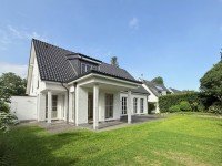 Hauptbild Weiße Siedlung - Großzügige und renovierte Familien-Villa mit Garten und zwei Garagen