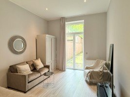 Hauptbild Attraktive Rendite oder Eigennutz: freie 1,5-Zimmer-Wohnung - möbliert und modern