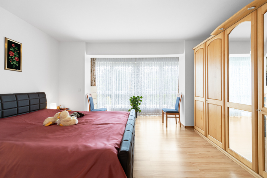 RESERVIERT - Modernisiertes Einfamilienhaus in idyllischer Lage - Zimmer 1_Obergeschoss